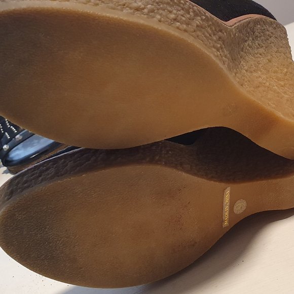 Black Wedges Size 9 - Picture 3 of 3